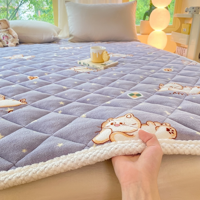 91家纺网 家纺一手货源 找家纺 正邦家纺 2024新款牛奶绒床垫小清新加厚床褥保暖宽包边可机洗床护垫床褥 猫咪宝贝