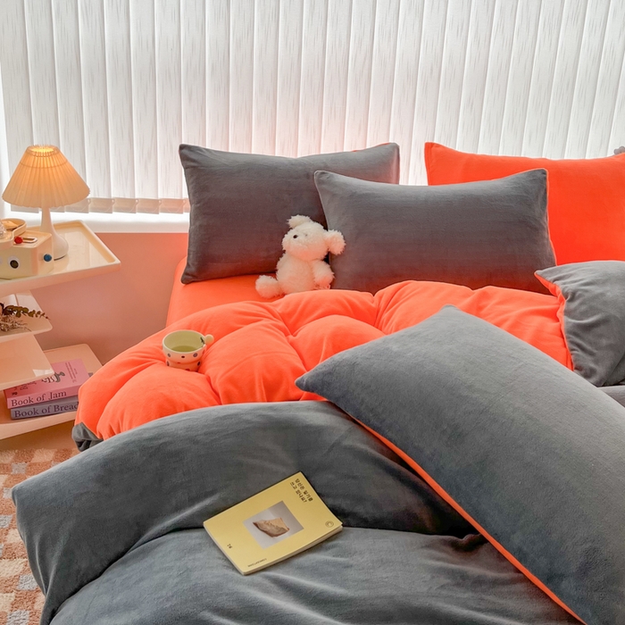 91家纺网 家纺一手货源 找家纺 言熙居 2024新款纯色双拼30克8一9斤牛奶绒四件套 亮灰拼艳橙