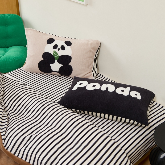 91家纺网 家纺一手货源 找家纺 呗旺鹿 2024新款加厚保暖设计师款高克重牛奶绒贴标款四件套【原创】 贴标款-熊猫喜淘淘