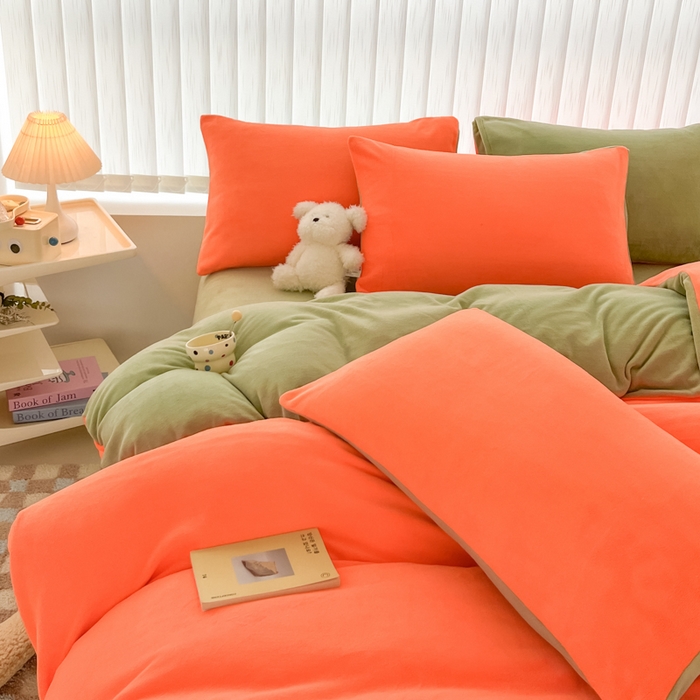 91家纺网 家纺一手货源 找家纺 言熙居 2024新款纯色双拼30克8一9斤牛奶绒四件套 艳橙拼果绿