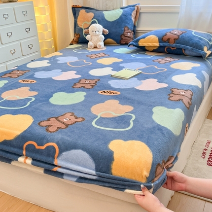 91家纺网 家纺一手货源 找家纺 川悦生活 2024新款加厚牛奶绒印花单床笠 床笠奶味熊