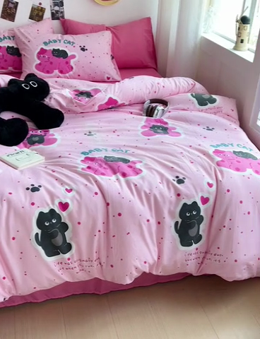 91家纺网 家纺一手货源 找家纺 星巴k家纺 2024新款A类超柔水洗棉印花四件套 小猫超人