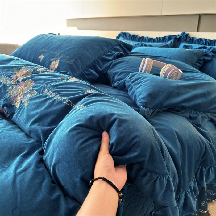 91家纺网 家纺一手货源 找家纺 2024新品A类依恋宝宝绒韩版四件套 宝利蓝