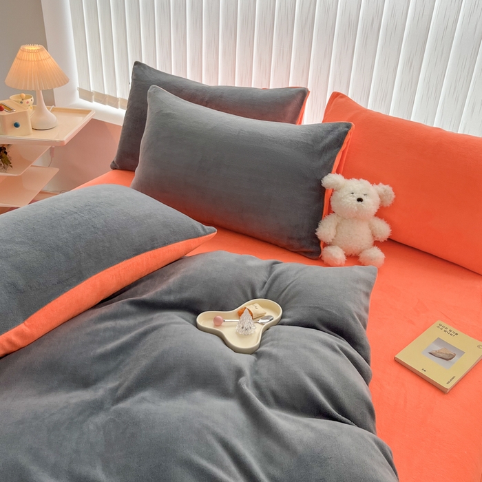 91家纺网 家纺一手货源 找家纺 言熙居 2024新款纯色双拼30克8一9斤牛奶绒四件套 亮灰拼艳橙