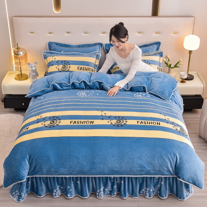 91家纺网 家纺一手货源 找家纺 晚静家纺 2024新款8.5斤牛奶绒金貂法莱绒床裙款保暖绒四件套 蓝色蒲公英