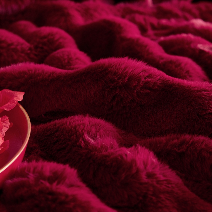 91家纺网 家纺一手货源 找家纺 2025新款仿皮草摩登艺术毛毯毯子子家用毛毛毯毯子四季盖毛毯毯子 艺术酒红