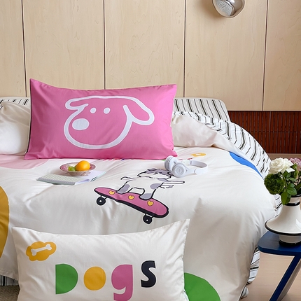 91家纺网 家纺一手货源 找家纺 2024新款40S设计师款全棉大版趣味印花系列四件套 滑板小狗