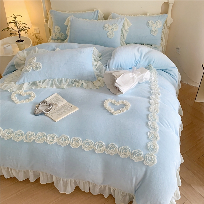 91家纺网 家纺一手货源 找家纺 富盛家纺 2024新款牛奶绒盘花刺绣四件套-玫瑰花园 玫瑰花园-蓝
