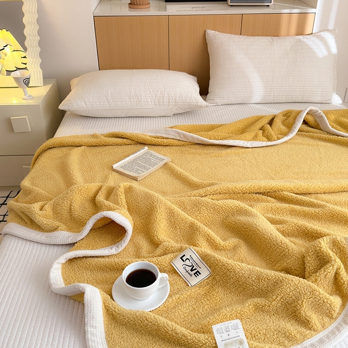 91家纺网 家纺一手货源 找家纺 沐棉 2024新款牛奶绒菠萝格包边羊羔绒泰迪绒毛毯-静物图 柠檬黄