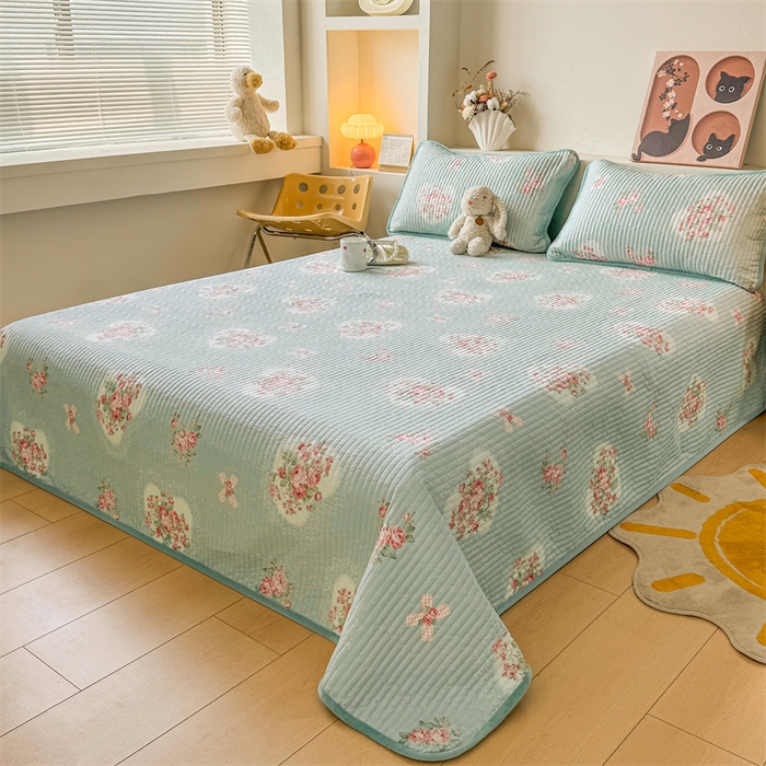 91家纺网 家纺一手货源 找家纺 2024新款全棉卡通印花宝宝绒双拼床盖床垫 心心相印