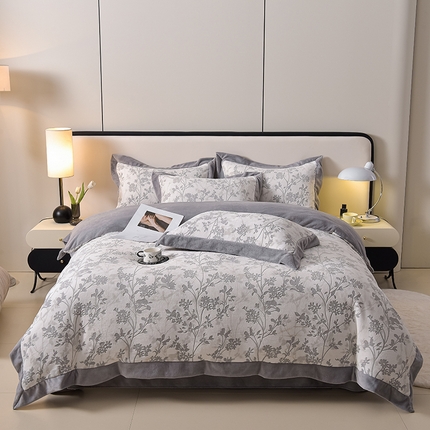 91家纺网 家纺一手货源 找家纺 迪梦姿家纺 2025新款立体雕花牛奶绒宽边四件套 花朝梦-灰