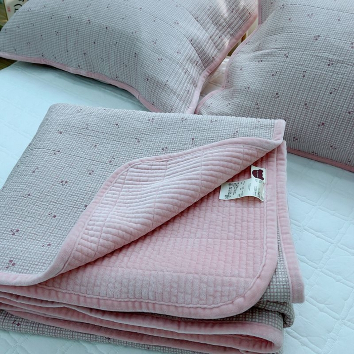 91家纺网 家纺一手货源 找家纺 2024新款棉加绒双面两用四季款床盖三件套 粉妆