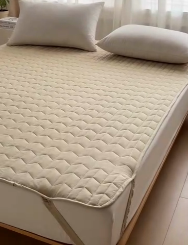 91家纺网 家纺一手货源 找家纺 2024新款40支全棉夹棉床垫 浅黄