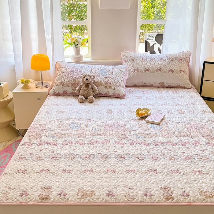 91家纺网 家纺一手货源 找家纺 美达家纺 2025新款A类全棉夹棉洛丽塔系列地垫床垫床褥 缦尼熊