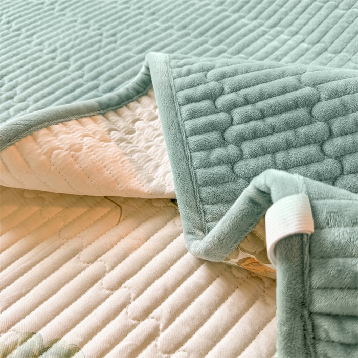 91家纺网 家纺一手货源 找家纺 2024新款全棉卡通印花宝宝绒双拼床盖床垫 水墨江南