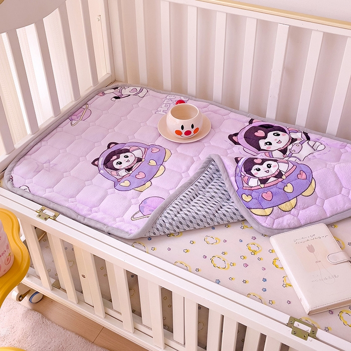 91家纺网 家纺一手货源 找家纺 富馨莱 2024新款牛奶绒幼儿园床垫加厚5D透气 甜美星际