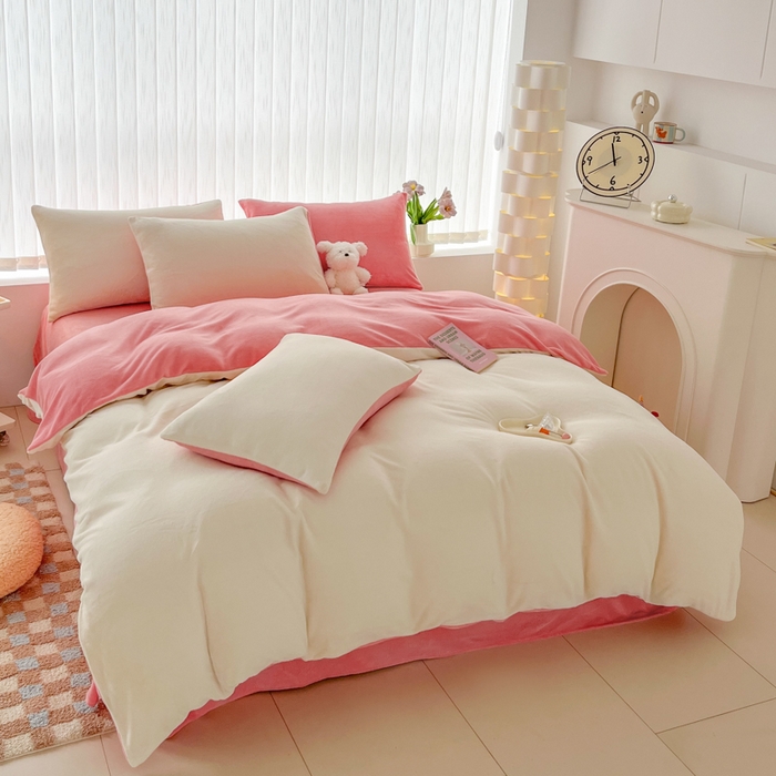 91家纺网 家纺一手货源 找家纺 言熙居 2024新款纯色双拼30克8一9斤牛奶绒四件套 奶白拼浅粉