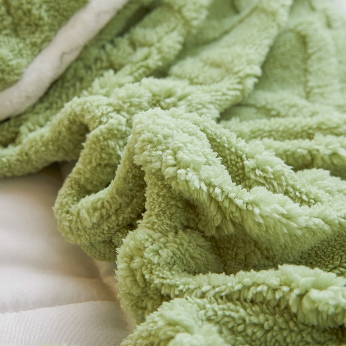 91家纺网 家纺一手货源 找家纺 2025塔芙绒加厚保暖床笠学生宿舍单人双人夹棉床笠保护套 青竹绿