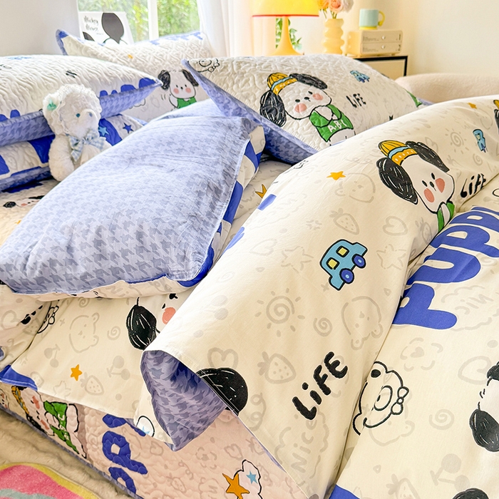 91家纺网 家纺一手货源 找家纺 美达家纺 2025新款A类全棉夹棉洛丽塔系列双面全棉榻榻米床盖四件套 欢喜狗狗