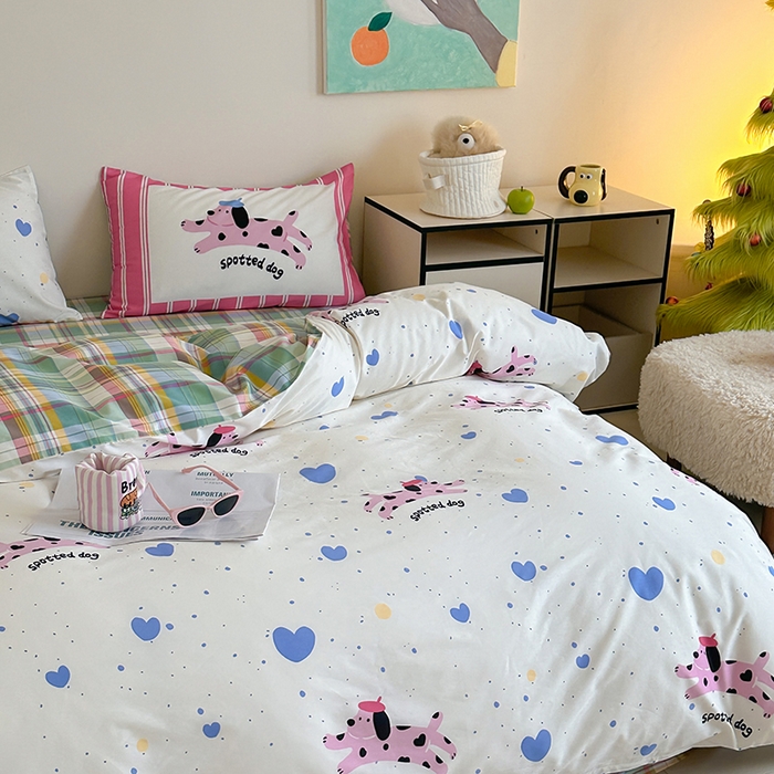 91家纺网 家纺一手货源 找家纺 2024新款40支13372全棉数码大版趣味系列四件套 跳跃狗狗