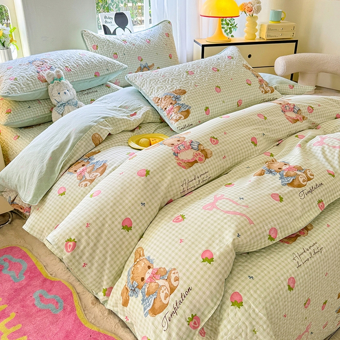 91家纺网 家纺一手货源 找家纺 美达家纺 2025新款A类全棉夹棉洛丽塔系列双面全棉榻榻米床盖四件套 瑞贝特