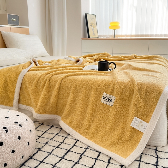 91家纺网 家纺一手货源 找家纺 沐棉 2024新款牛奶绒菠萝格包边羊羔绒泰迪绒毛毯-静物图 柠檬黄