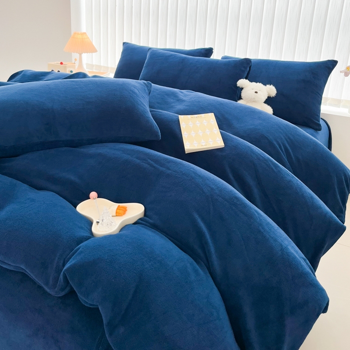 91家纺网 家纺一手货源 找家纺 言熙居 2024新款纯色双拼30克8一9斤牛奶绒四件套 亮蓝