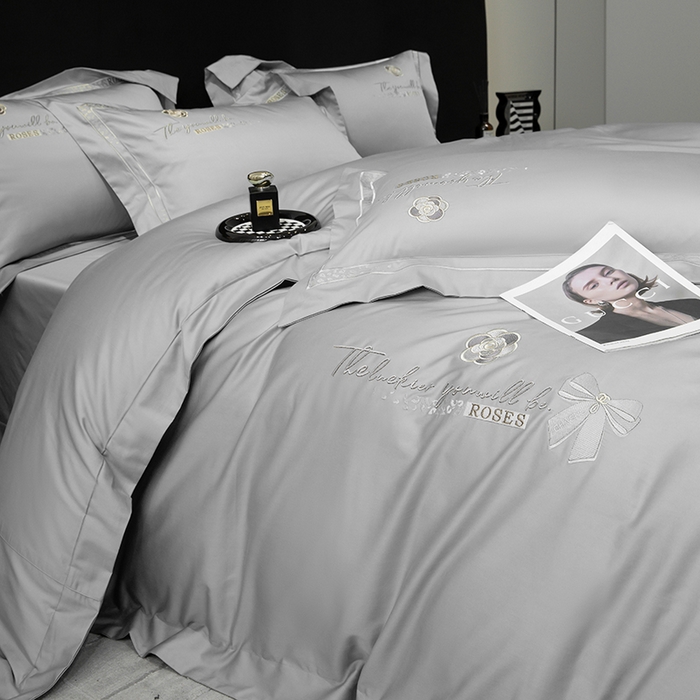 91家纺网 家纺一手货源 找家纺 绒博士 2024新款160支长绒棉四件套-巴黎之约 浅灰