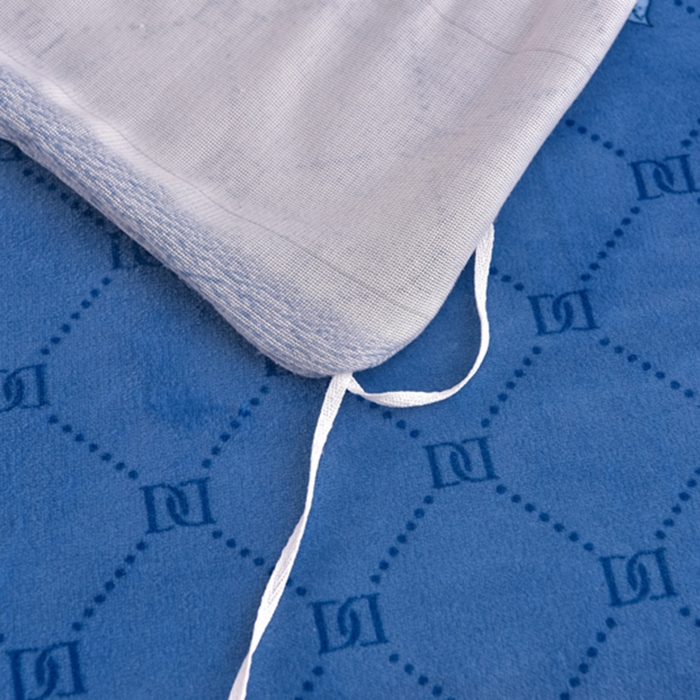 91家纺网 家纺一手货源 找家纺 晚静家纺 2024新款8.5斤牛奶绒金貂法莱绒床裙款保暖绒四件套 深蓝花朵