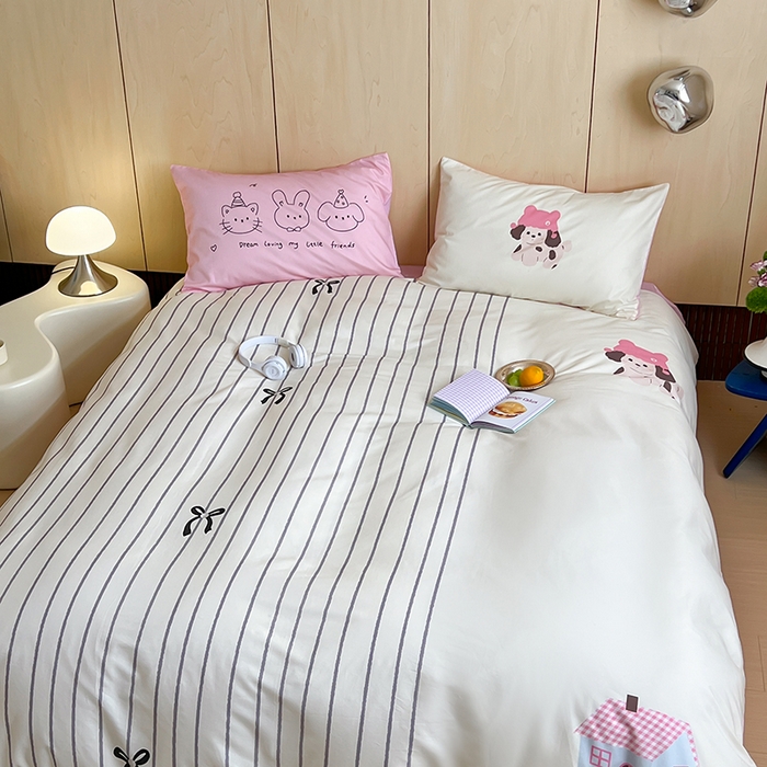 91家纺网 家纺一手货源 找家纺 2024新款40S设计师款全棉大版趣味印花系列四件套 可爱小屋