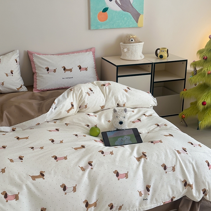 91家纺网 家纺一手货源 找家纺 2024新款40支13372全棉数码大版趣味系列四件套 狗狗派对