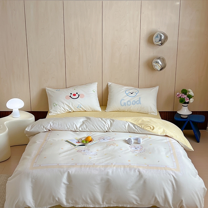 91家纺网 家纺一手货源 找家纺 2024新款40S设计师款全棉大版趣味印花系列四件套 嬉戏时光