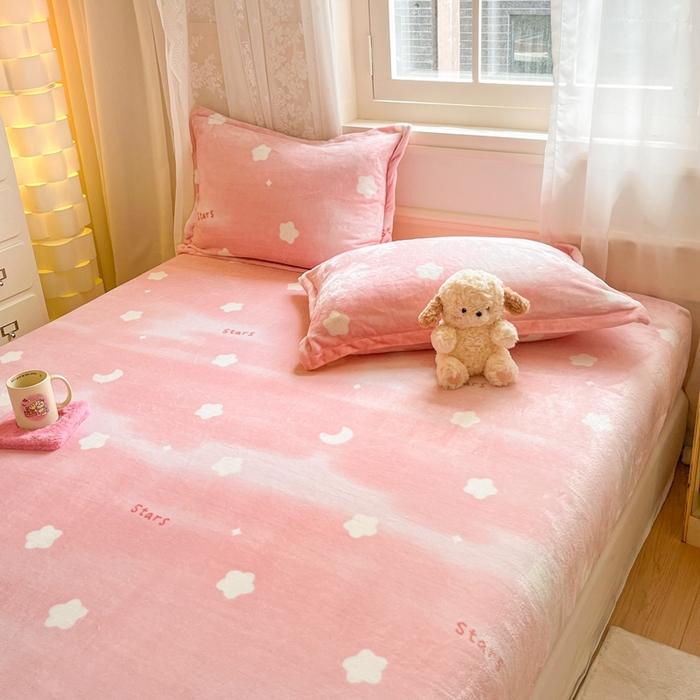 91家纺网 家纺一手货源 找家纺 川悦生活 2024新款加厚牛奶绒印花单床笠 床笠暖星星