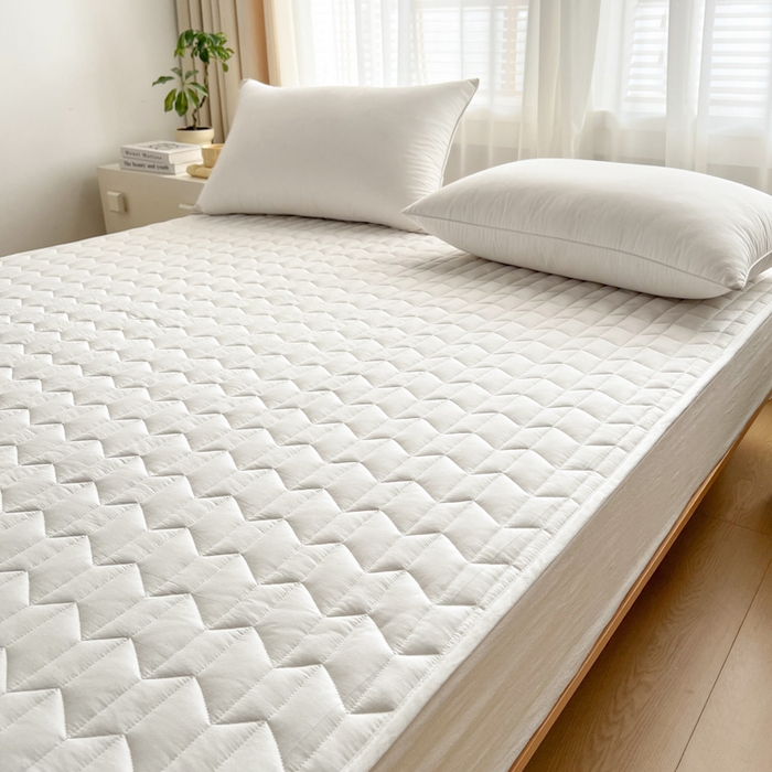 91家纺网 家纺一手货源 找家纺 2024新款40支全棉夹棉床垫 本白