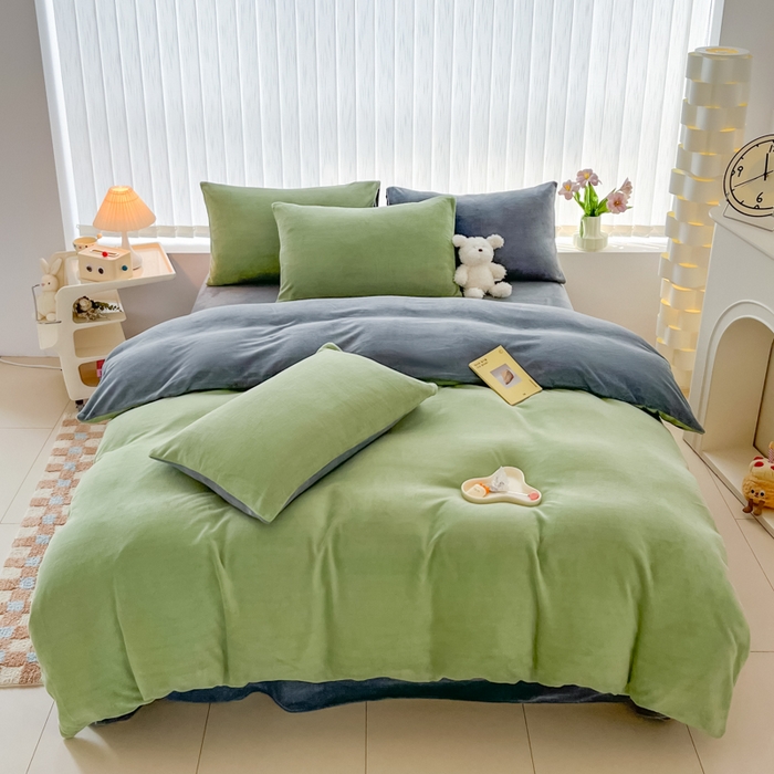 91家纺网 家纺一手货源 找家纺 言熙居 2024新款纯色双拼30克8一9斤牛奶绒四件套 深绿拼浅灰