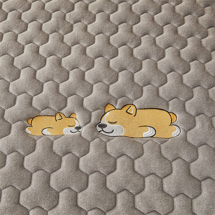 91家纺网 家纺一手货源 找家纺 2024新款A类牛奶绒刺绣夹棉床笠-小柯基 小柯基-星辰灰