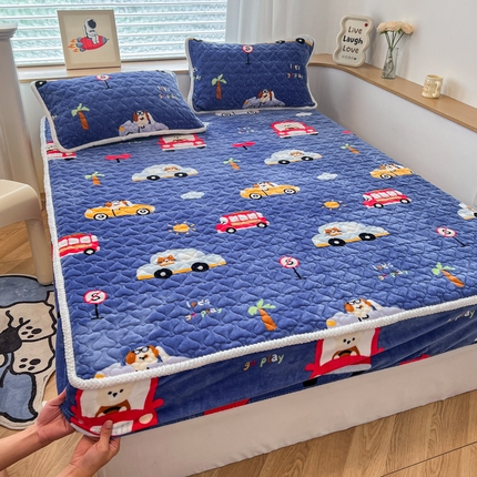 91家纺网 家纺一手货源 找家纺 孩子王 2024新款印花牛奶绒薄款床垫加厚绒保暖床护垫床笠 床笠款-小汽车蓝