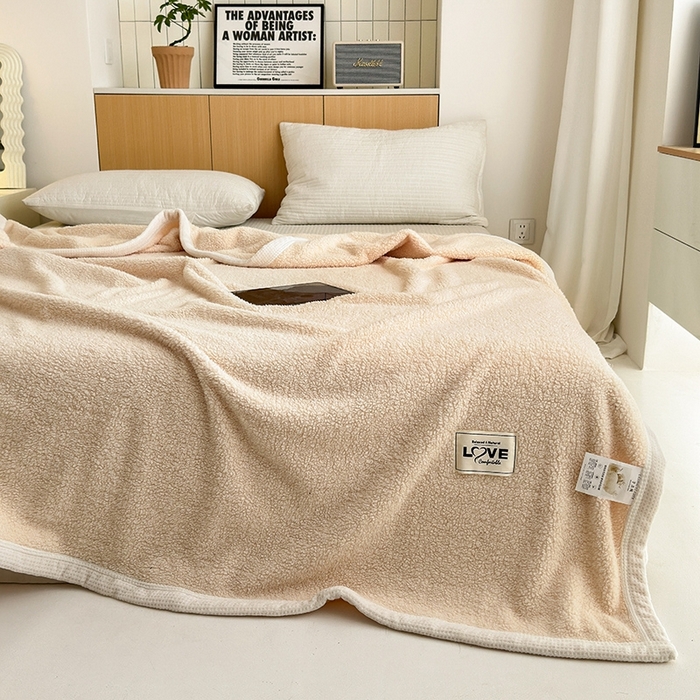 91家纺网 家纺一手货源 找家纺 沐棉 2024新款牛奶绒菠萝格包边羊羔绒泰迪绒毛毯-静物图 奶茶色