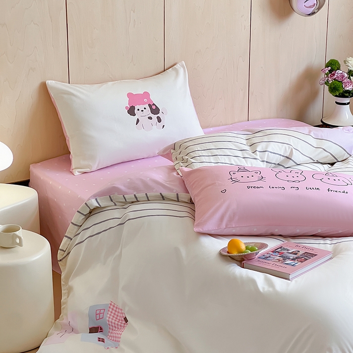 91家纺网 家纺一手货源 找家纺 2024新款40S设计师款全棉大版趣味印花系列四件套 可爱小屋