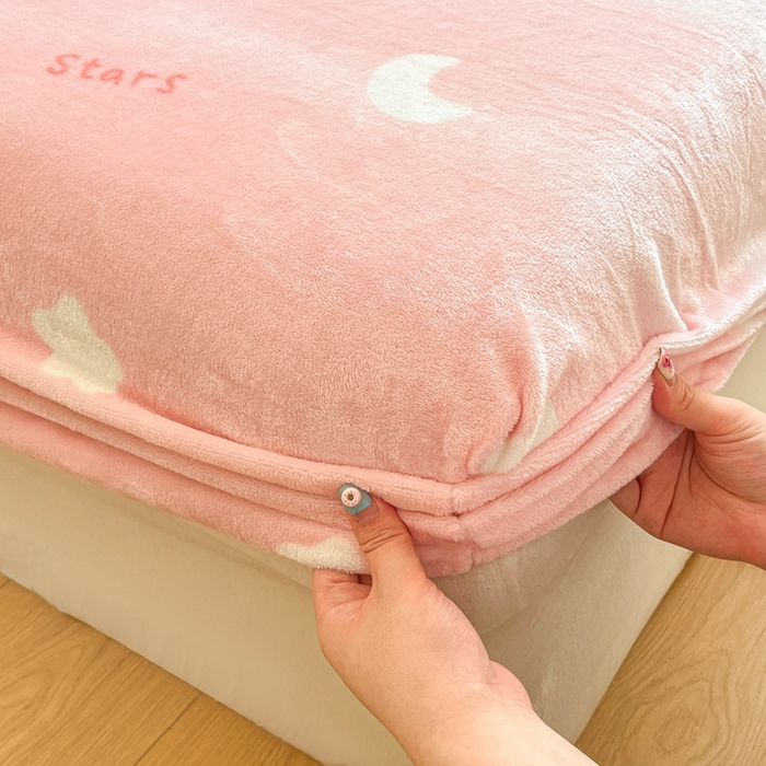 91家纺网 家纺一手货源 找家纺 川悦生活 2024新款加厚牛奶绒印花单床笠 床笠暖星星