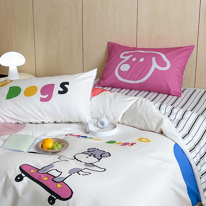 91家纺网 家纺一手货源 找家纺 2024新款40S设计师款全棉大版趣味印花系列四件套 滑板小狗