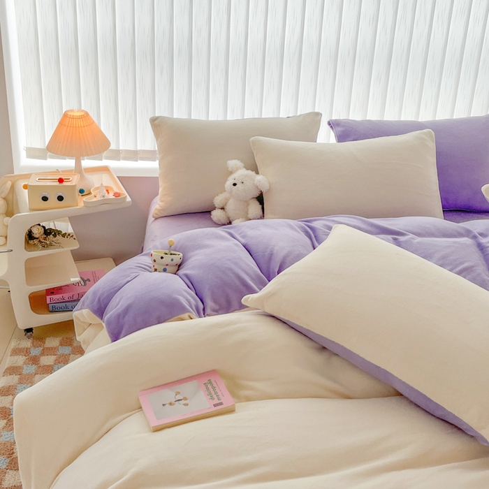 91家纺网 家纺一手货源 找家纺 言熙居 2024新款纯色双拼30克8一9斤牛奶绒四件套 奶白拼浅紫