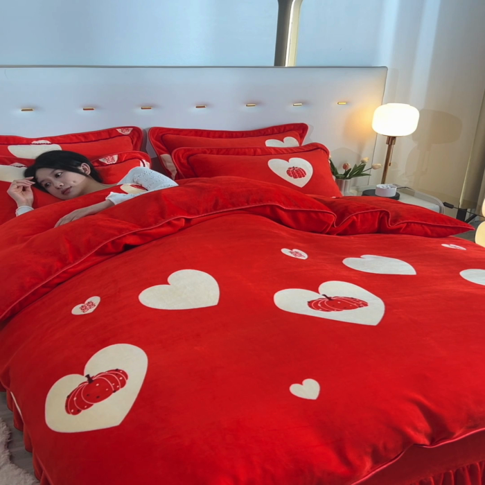 91家纺网 家纺一手货源 找家纺 晚静家纺 2024新款8.5斤牛奶绒金貂法莱绒床裙款保暖绒四件套 欣喜南瓜