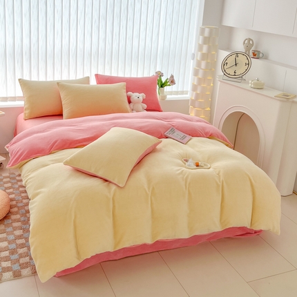 言熙居 2024新款纯色双拼30克8一9斤牛奶绒四件套 奶黄拼浅粉