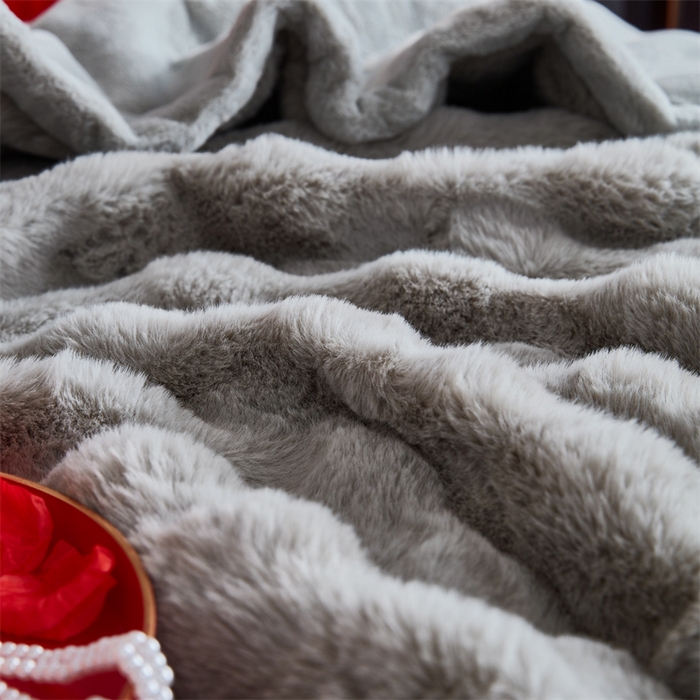 91家纺网 家纺一手货源 找家纺 2025新款仿皮草摩登艺术毛毯毯子子家用毛毛毯毯子四季盖毛毯毯子 艺术蓝灰