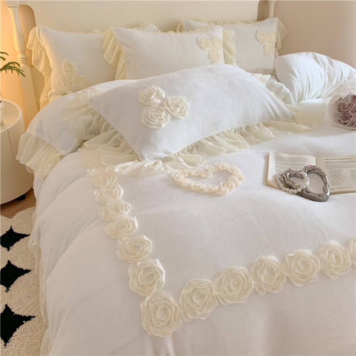 91家纺网 家纺一手货源 找家纺 富盛家纺 2024新款牛奶绒盘花刺绣四件套-玫瑰花园 玫瑰花园-白