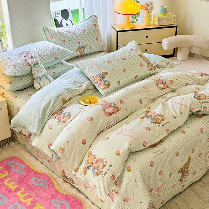 91家纺网 家纺一手货源 找家纺 美达家纺 2025新款A类全棉夹棉洛丽塔系列双面全棉榻榻米床盖四件套 瑞贝特