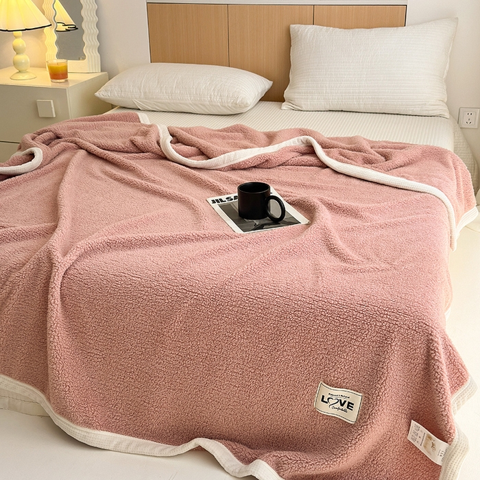 91家纺网 家纺一手货源 找家纺 （总）沐棉 2024新款牛奶绒菠萝格包边羊羔绒泰迪绒毛毯-静物图