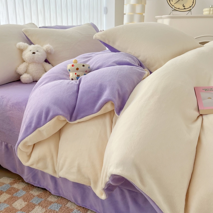 91家纺网 家纺一手货源 找家纺 言熙居 2024新款纯色双拼30克8一9斤牛奶绒四件套 奶白拼浅紫