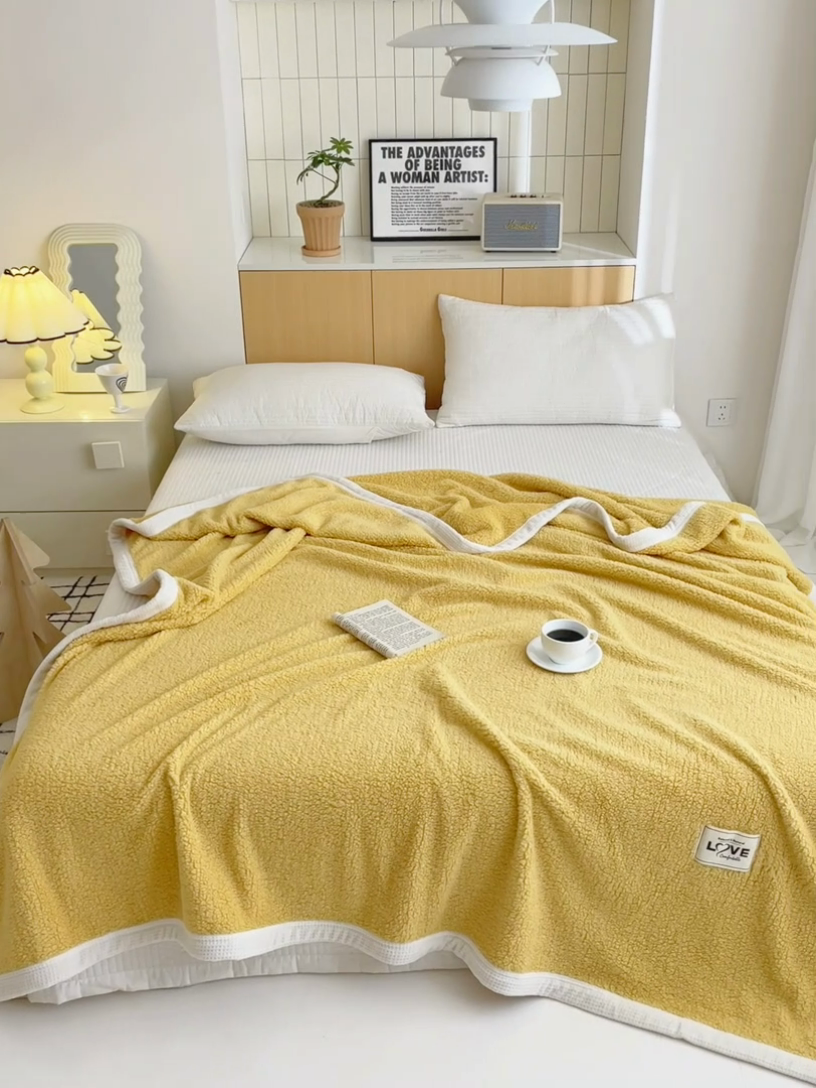 91家纺网 家纺一手货源 找家纺 沐棉 2024新款牛奶绒菠萝格包边羊羔绒泰迪绒毛毯-静物图 柠檬黄